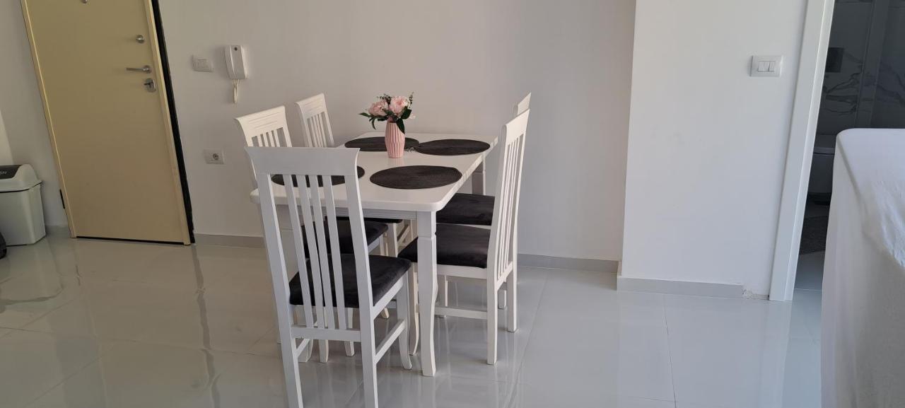 Apartment Alex Sarandë Exteriör bild